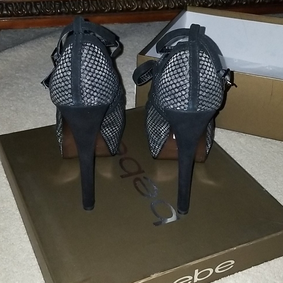 Shoes - Picture 3 of 4